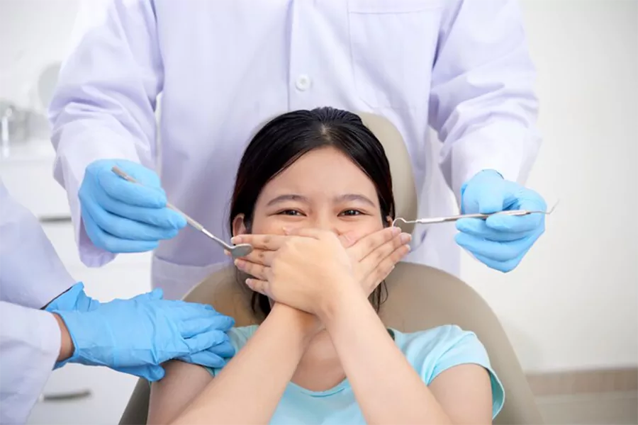 حداقل سن برای کاشت ایمپلنت دندان