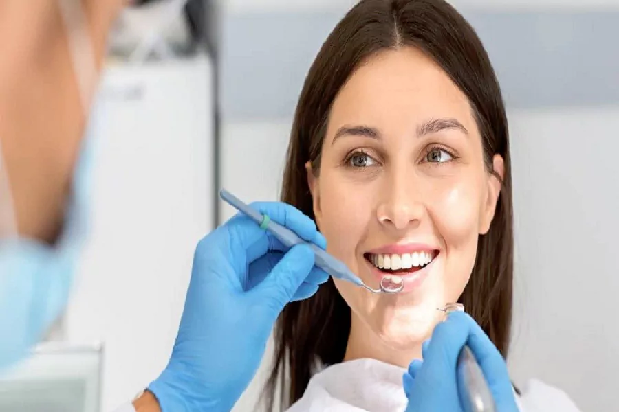 موقیعیت مکانی کلینیک و تجربه و مهارت دندانپزشک