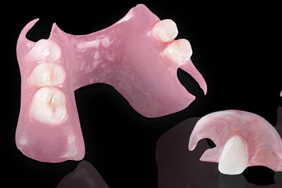 آیا استفاده از پروتز دندانی عوارضی به همراه دارد؟
