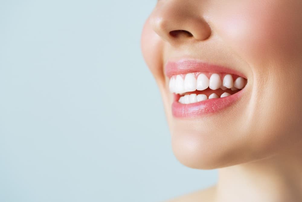 فرق لمینت دندان و کامپوزیت دندان در ماندگاری و طول عمر