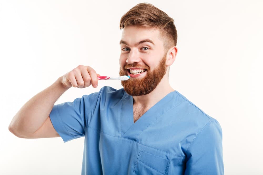 چگونه روکش دندان را تمیز کنیم؟